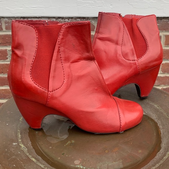 Vintage M2 by Miz Mooz women’s hot red booties with heels size 12 - Picture 1 of 12